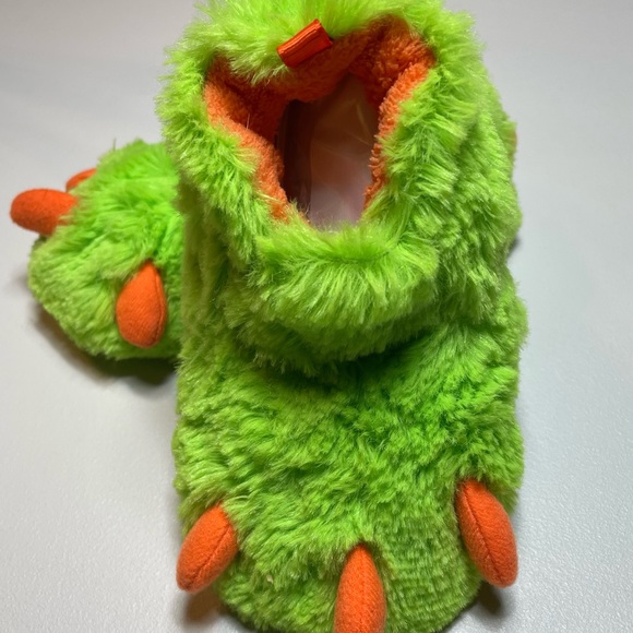 Toddler Slipper 2 pack | Unisex size 5-6 - Picture 2 of 7